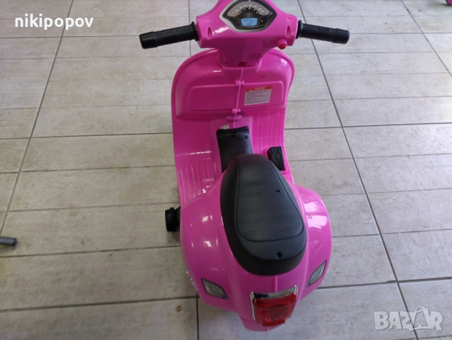 Акумулаторен мотор Vespa GTS Sport розов, снимка 9 - Детски велосипеди, триколки и коли - 53569723