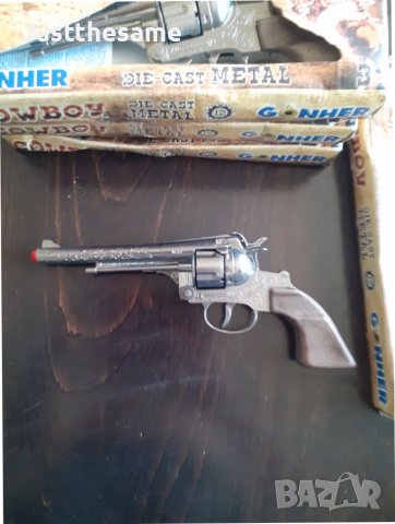 Метални пистолети с капси Gonher Каубойски револвери 12 капси 27см, снимка 3 - Колекции - 43024196