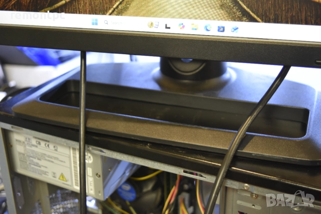 HP ZR2440w LED S-IPS монитор с HDMI и 4-портов USB хъб, снимка 4 - Монитори - 52722939