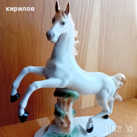Стара румънска порцеланова фигура на конче, снимка 5 - Антикварни и старинни предмети - 51842558