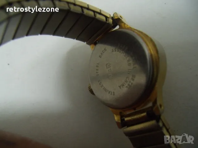 № 7792 стар часовник  - Q & Q   - ръчен  - дамски  - механичен   - работещ  , снимка 4 - Дамски - 48384163