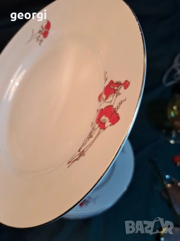 Български порцеланови чинии със златен кант 30/3, снимка 4 - Чинии - 52717120