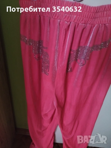 Долнище розово с диамант чета на пищови отзад.