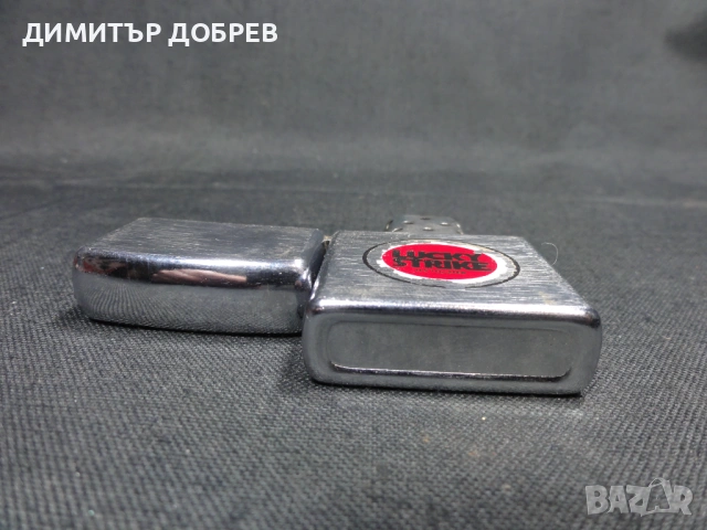 СТАРА РЕТРО РЕКЛАМНА БЕНЗИНОВА ЗАПАЛКА LUCKY STRIKE, снимка 4 - Антикварни и старинни предмети - 53280637