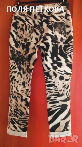 Панталон с ефектен принт, снимка 4 - Панталони - 48095314