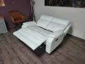 Бял кожен диван двойка La-z-boy с електрически релакс механизъм, снимка 7