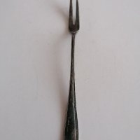 Сребърна вилица , снимка 1 - Антикварни и старинни предмети - 39418092