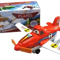 Дисни Самолети: Музикална, светеща и движеща се играчка на самолетче (Disney, Planes), снимка 1 - Влакчета, самолети, хеликоптери - 40367419