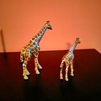 Колекционерска фигурка Schleich Giraffe Жираф 2003 2 бр, снимка 2 - Колекции - 37971279