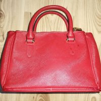 Дамска чанта MANGO, червена, с три разделения, дълга подвижна дръжка, златни ципове, много запазена, снимка 5 - Чанти - 35077096