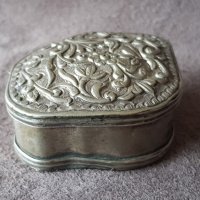 Рядка българска възрожденска сребърна кутийка за емфие 19век, снимка 7 - Антикварни и старинни предмети - 33049395