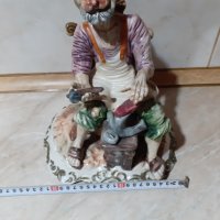 Страхотна красива статуетка на обущар с маркировка, снимка 7 - Антикварни и старинни предмети - 43490478