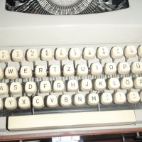 две портативни пишещи машини - налично, снимка 4 - Антикварни и старинни предмети - 26247445
