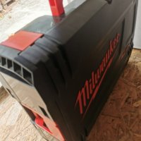 Акумулаторен ударен винтоверт Milwaukee M12FPD-402X, 12 V, 44 Nm, куфар, 2 батерии и зарядно, снимка 9 - Други инструменти - 43020329