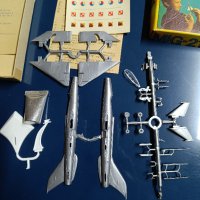 Модел на боен самолет MIG-21 / МИГ-21 GDR Plasticart, снимка 2 - Колекции - 43770867