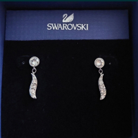 Swarovski елегантни обеци , снимка 1 - Обеци - 44882402