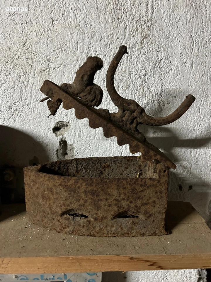 Стара ютия, снимка 1