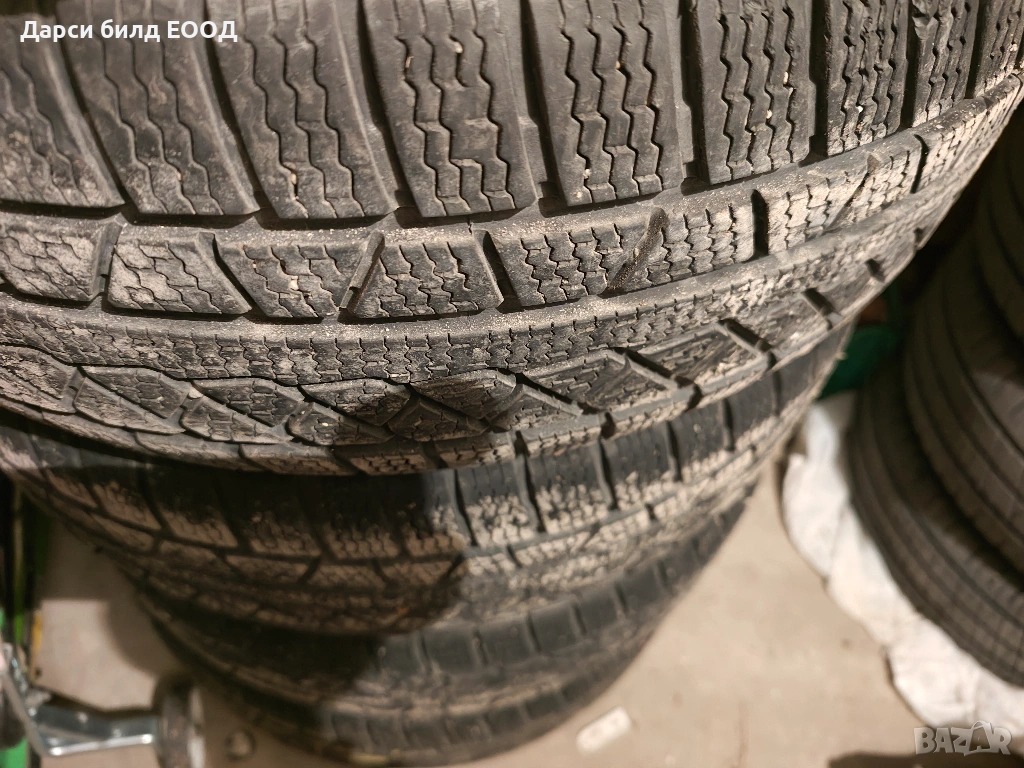 Зимни 235 70 16 , снимка 1