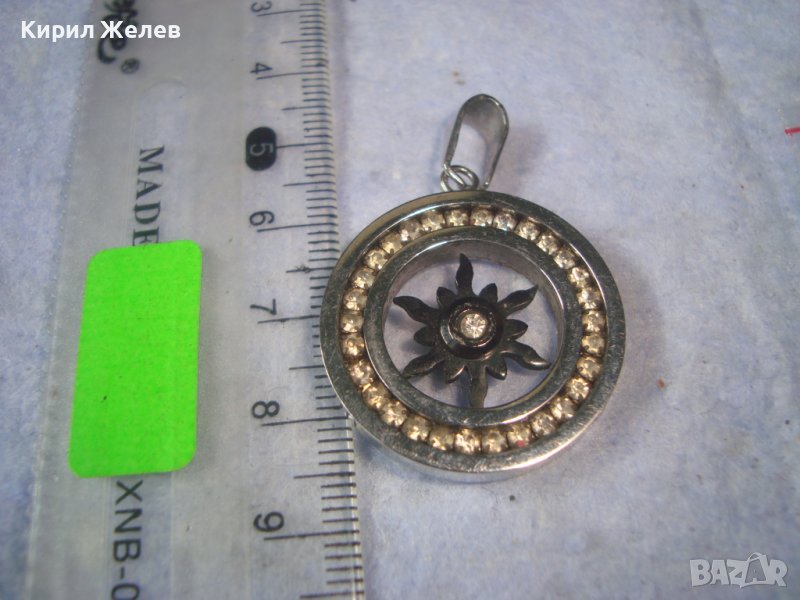 МОДЕН АРТ МЕДАЛЬОН от НЕРЪЖДАЕМА СТОМАНА с ФАСЕТИРАН ЦИРКОНИЙ 29456, снимка 1