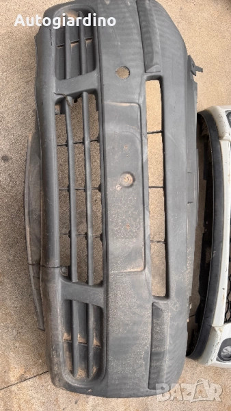 Предна Броня за Renault Trafic 2004, снимка 1