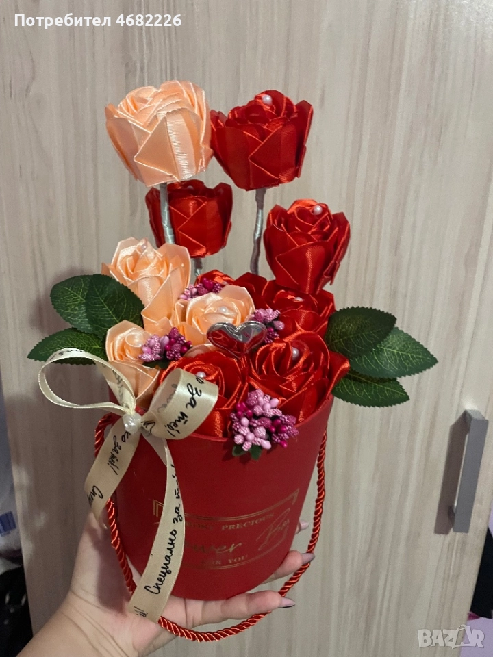 Кутия със сатенени рози , снимка 1