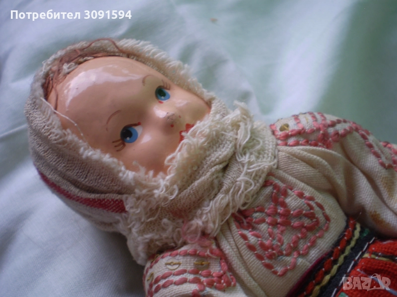 Стара кукра глава порцелан тяло плат ръчно бродирано облекло , снимка 1