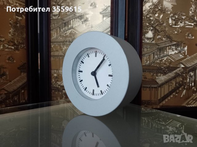 дизайнерски настолен  часовник от Швейцария, снимка 1 - Други стоки за дома - 39056354
