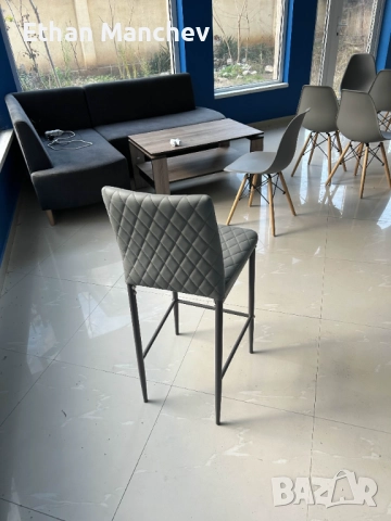 Висок Бар Стол С Мека Седалка, снимка 2 - Столове - 52786761