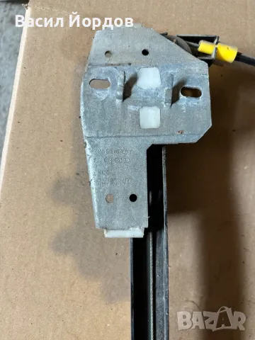 Заден Десен / Заден Ляв Стъклоповдигач за Пасат Б4 / VW Passat B4 / 3A0 839 402 / Малинка Стъкло, снимка 3 - Части - 49522021