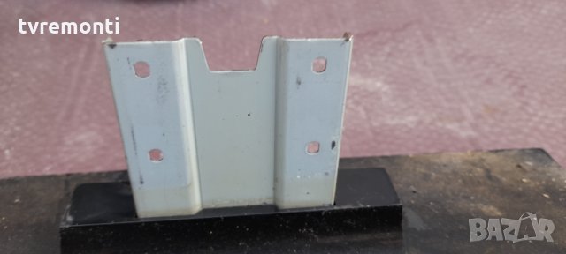 Стойкa за телевизор TOSHIBA 32LV933, снимка 2 - Стойки, 3D очила, аксесоари - 33673363