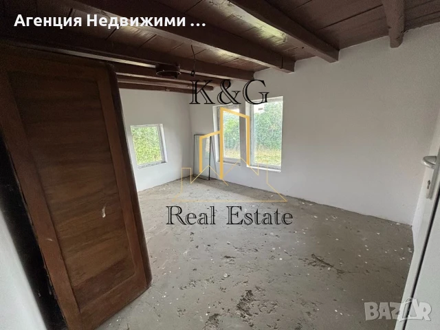 Двуетажна къща в с. Балкански , снимка 4 - Къщи - 40241222