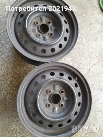Продава две джанти Тойота Ярис,14 цола,4 болта