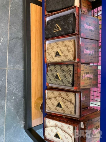 портмонета в кутия chanel ysl saint laurent guess pinko, снимка 3 - Портфейли, портмонета - 50746356