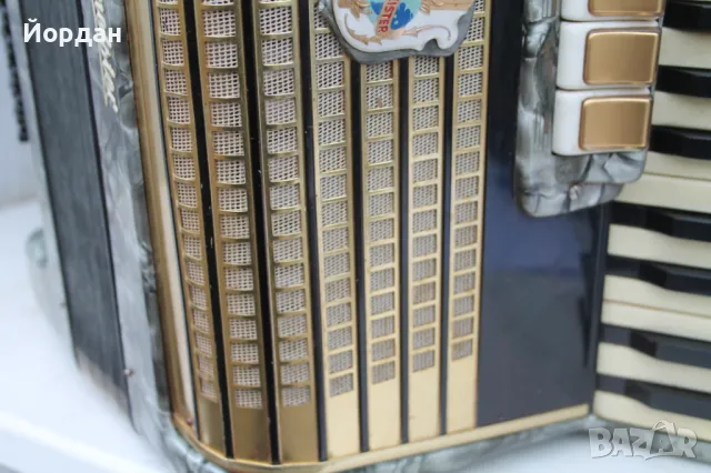 Немски акордеон ''Weltmaister'' 60 баса, снимка 6 - Акордеони - 47957219