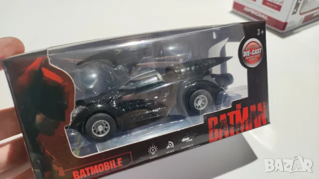 Метална количка Batmobile (колата на Батман), снимка 1 - Коли, камиони, мотори, писти - 48860465