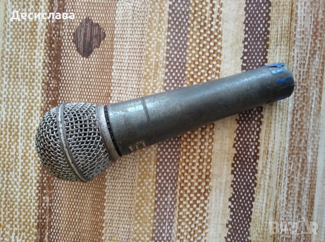 Микрофон на певицата Ивана отпреди  25 години, снимка 1 - Други ценни предмети - 34663517