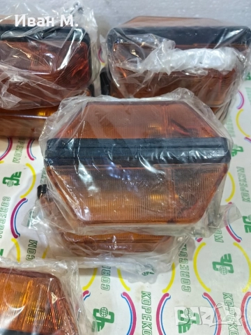 Оранжеви Мигачи Калник Бус Мерцедес Спринтер W901 W902 96-06, снимка 3 - Части - 52440044