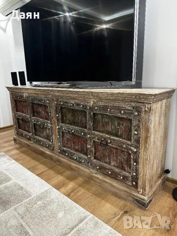 Старинен индийски масивен бюфет 
