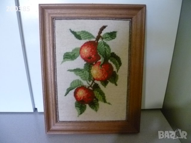 Немски гоблен "Ябълкова клонка". Рамкиран., снимка 5 - Гоблени - 40805855