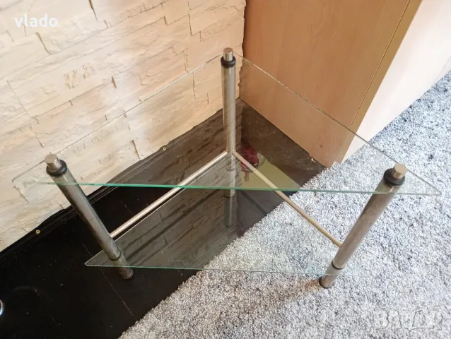 Малка стъклена масичка, снимка 2 - Маси - 49913332