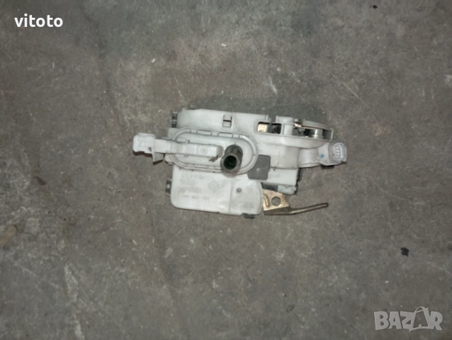 Шофьорска брава от Фолксваген, снимка 2 - Части - 51787850