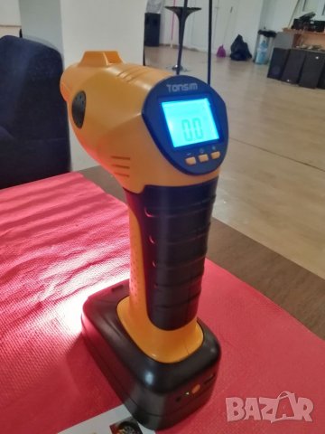 Акумулаторен компресор 