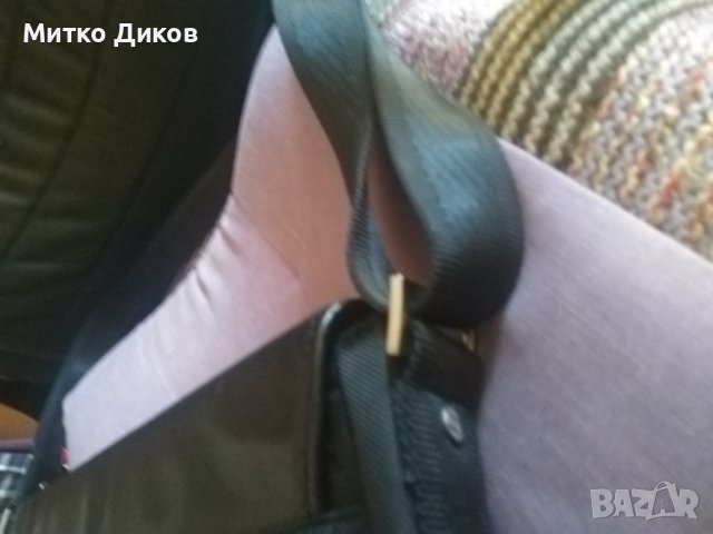 Guess мъжка чанта маркова за през рамо лаптоп естествена кожа -промазан плат 37х27х9см като нова, снимка 8 - Чанти - 39245090