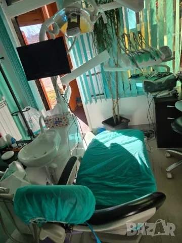 Продавам стоматологичен юнит Антос А5 
