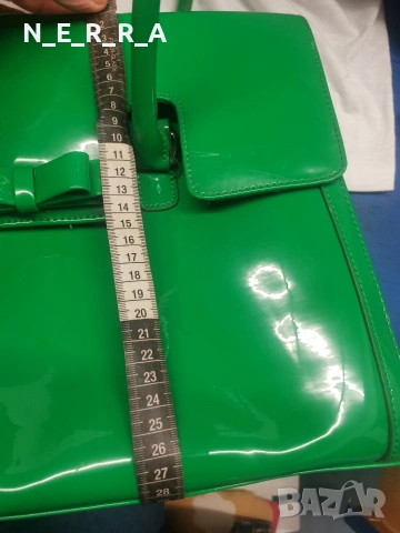 Дамска зелена лачена чанта, снимка 7 - Чанти - 53190762