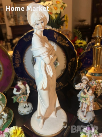 Capodimonte Italy  Circa 1987 автор  Bruno Merli - “ Дамата в бяло” невероятно красива  млада дама , снимка 9 - Антикварни и старинни предмети - 52854801