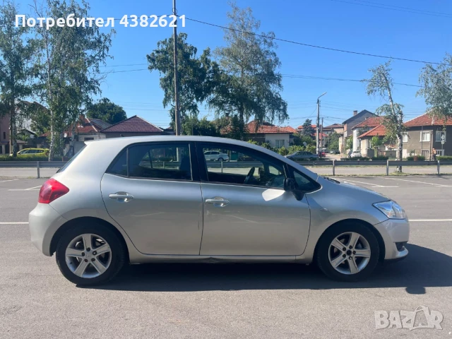 Тойота Аурис, снимка 3 - Автомобили и джипове - 51429997