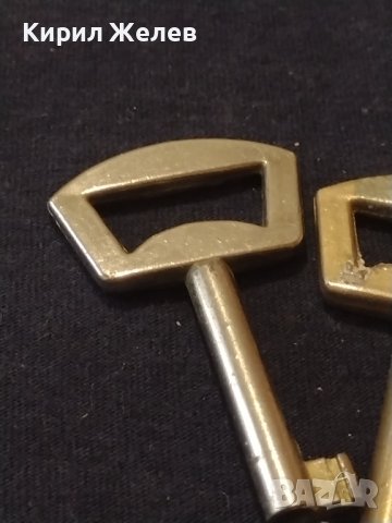 Два стари ключа от соца за секция ракла за КОЛЕКЦИЯ ДЕКОРАЦИЯ 41026, снимка 3 - Други ценни предмети - 43268094