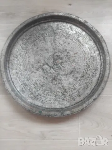 СТАРА ДЕБЕЛА БАКЪРЕНА ТАВА С ОРНАМЕНТИ, снимка 1