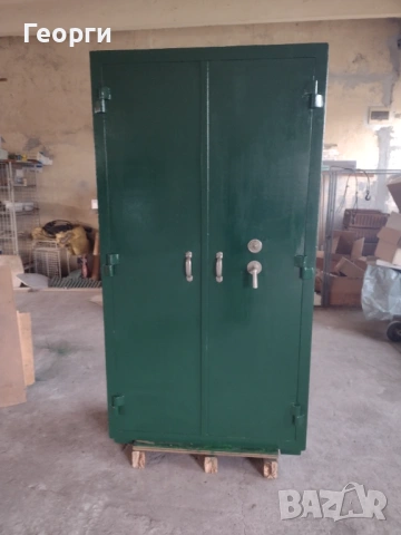 Метална каса, снимка 3 - Сейфове и каси - 53269559